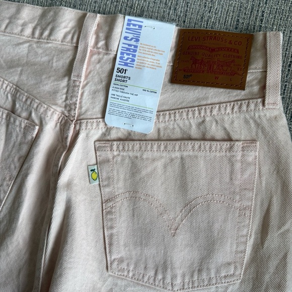 Levi's Pink Jean Shorts High-Waisted Cuffed Hem in Peach - Picture 2 of 10